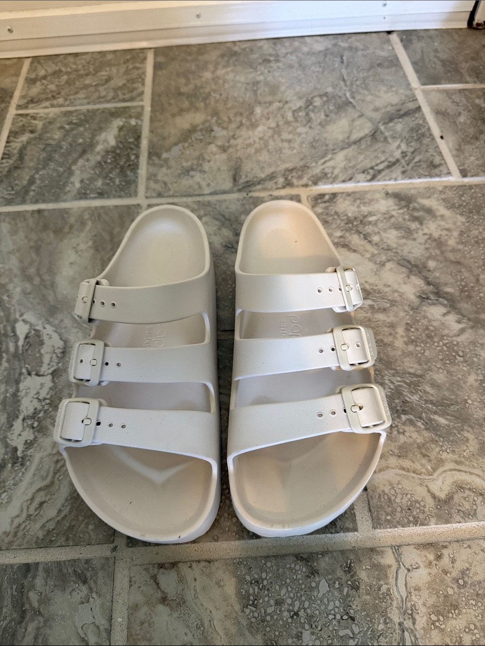 Women’s Birkenstock Papillio Sandals Ladies 6 White Sandals